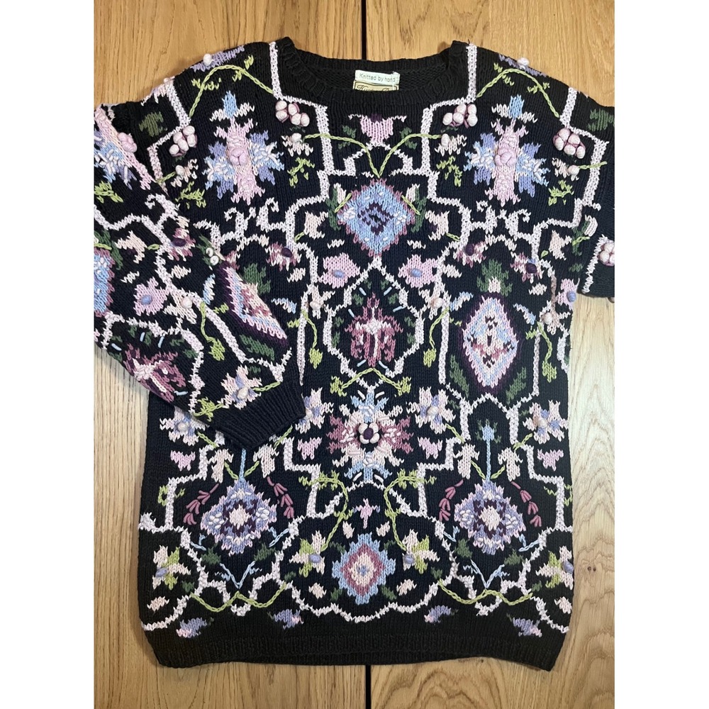 Hunters Run Hand Knitted Floral Sweater Womens Small Black Vintage Cottagecore